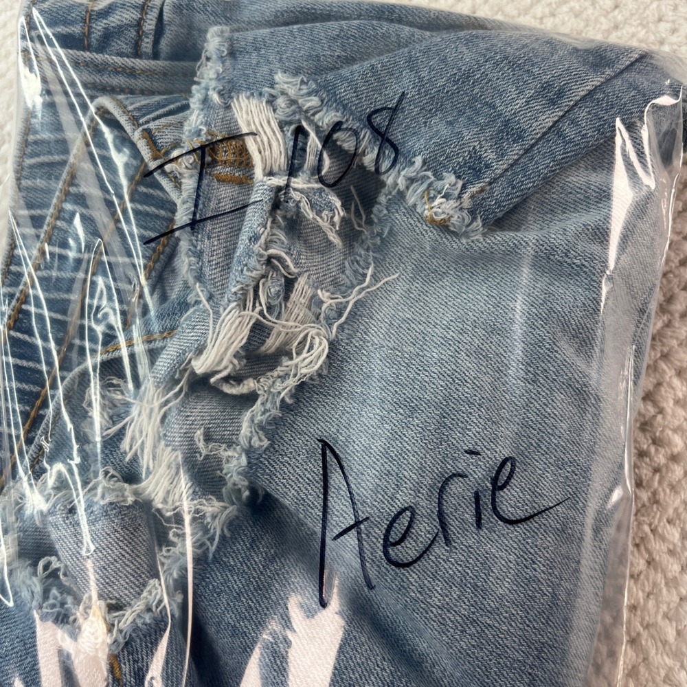 Aerie Womens Light Wash Distressed Denim Shorts Raw Hem Elastic Back Size Large - Picture 7 of 7